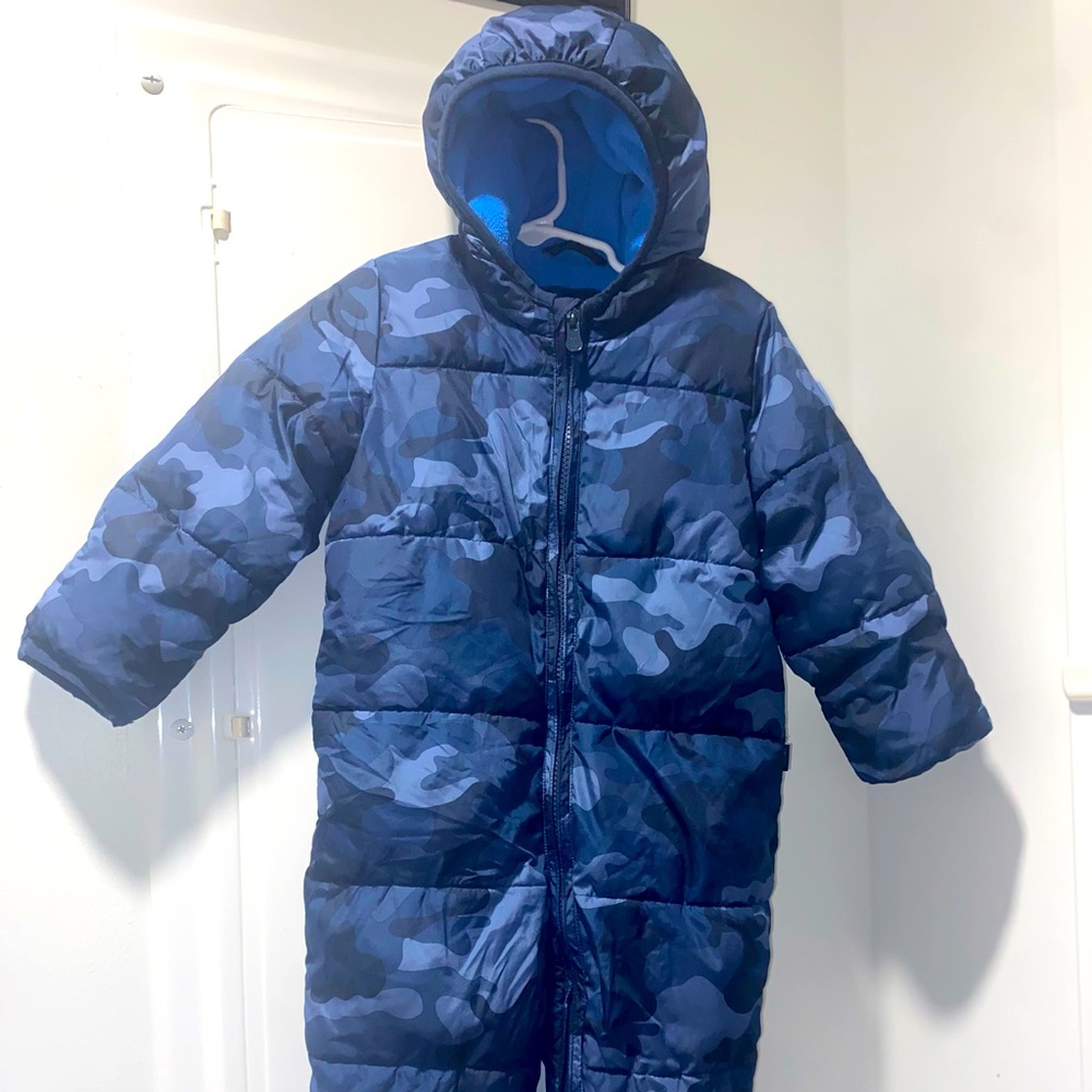 Baby Coat|Gap|Blue|size 18-24 months|Warm|Covers Fully|Hoodie,Hands and Feet.